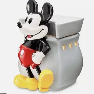 NEW Scentsy Limited Edition Classic Mickey Mouse warmer.